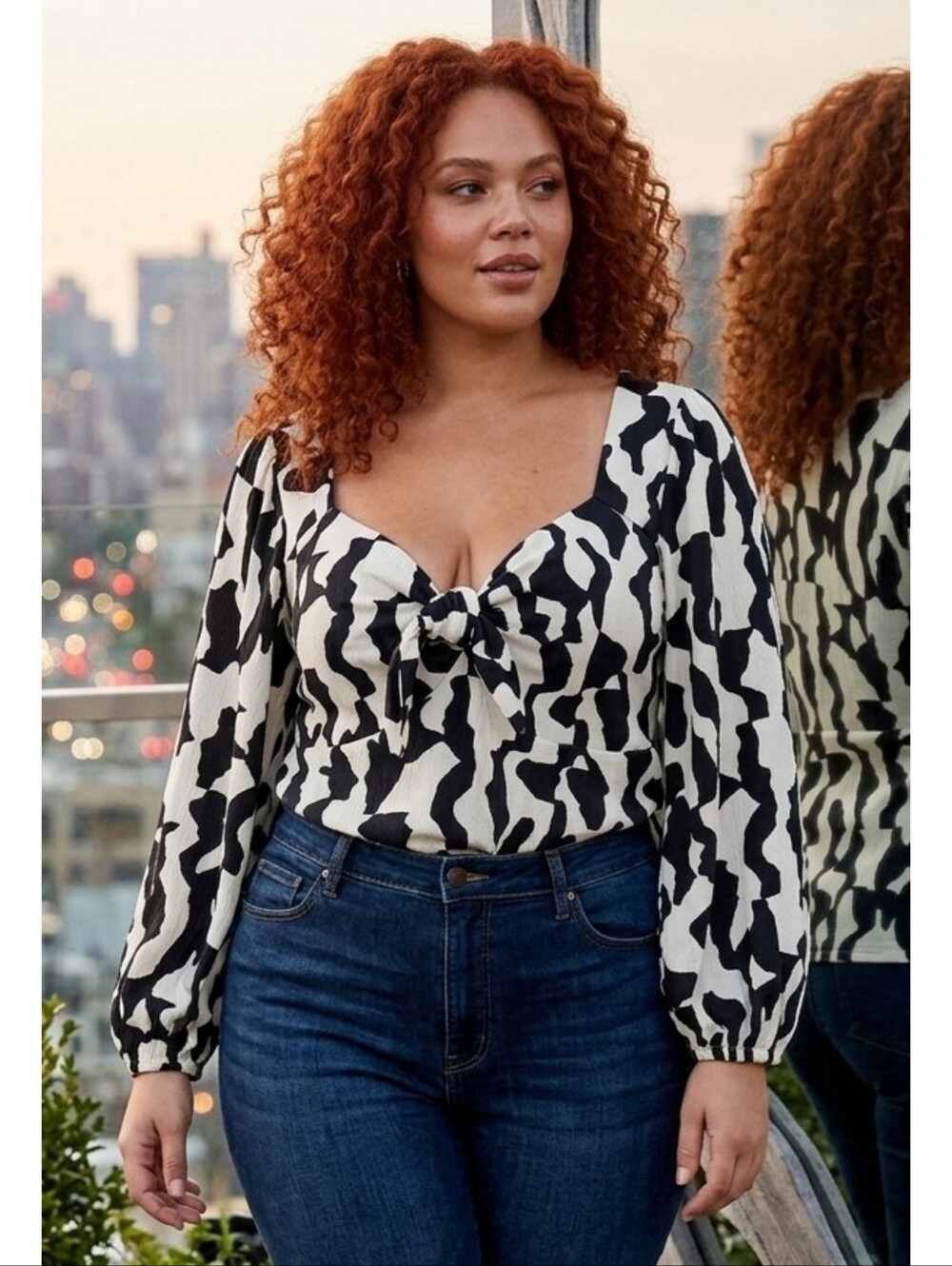 Ava & Viv Abstract Long Sleeve Sweetheart Neckline Blouse Black & White Size 1X